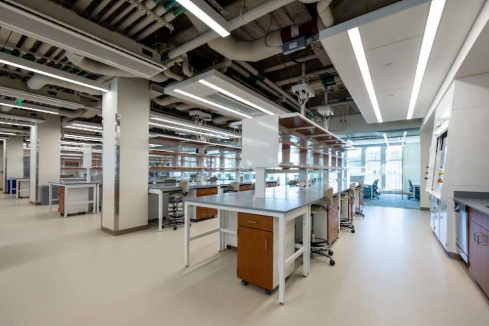 新综合科学大楼的实验室.